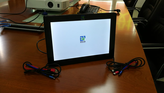 即投云媒小微充電廣告屏4 即投云媒小微充電廣告屏4